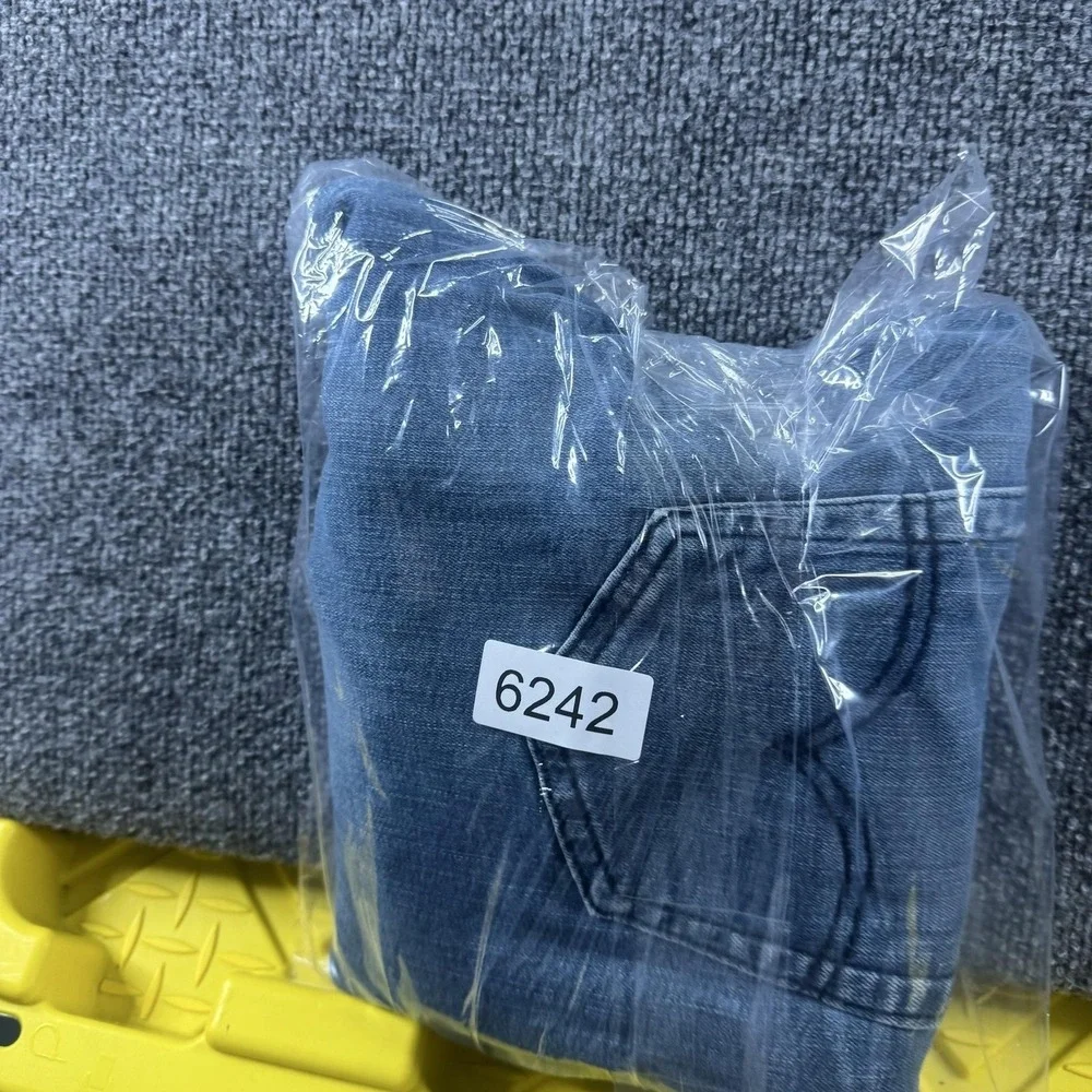 Levis levis 541
